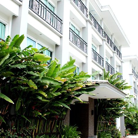 14 Resort Bangkok Esterno foto
