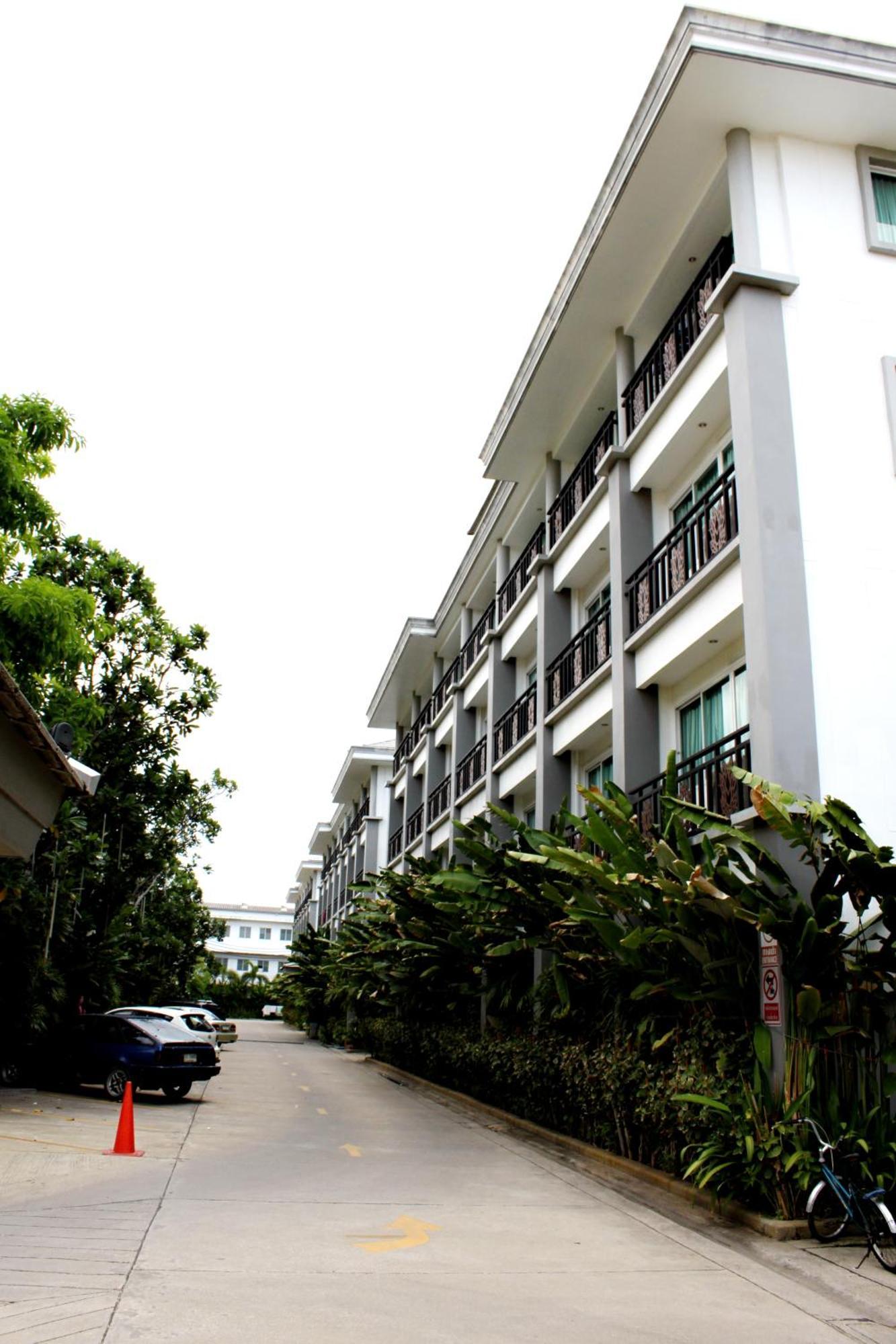 14 Resort Bangkok Esterno foto